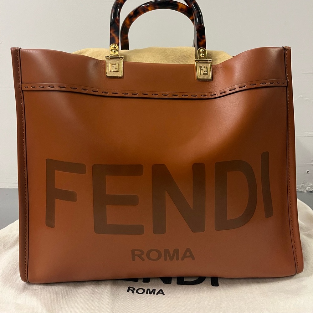 FENDI MEDIUM SUNSHINE HANDBAG ( Brown )